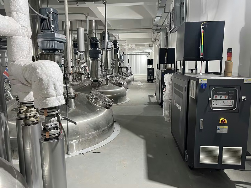 反應(yīng)釜控溫，150KW有機熱載體爐和高溫油溫機， (1)