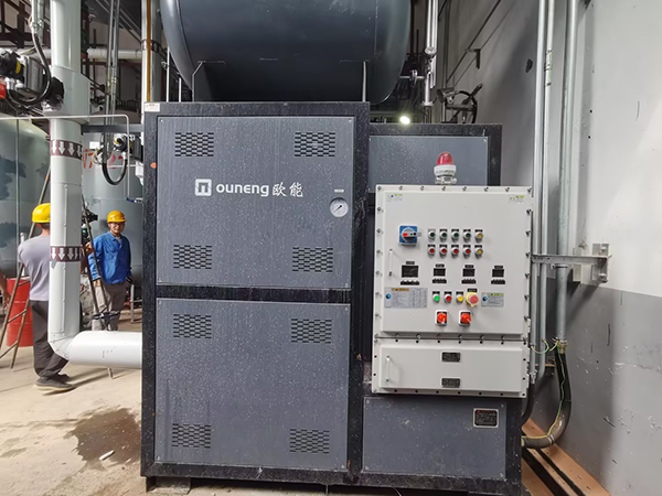 醫(yī)藥中間體反應釜控溫化工專用防爆油溫機