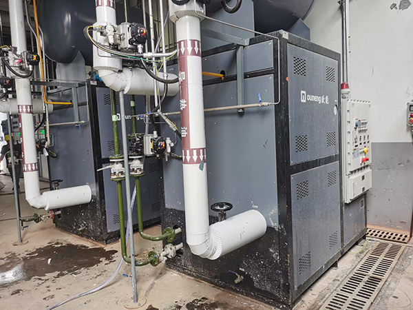 醫(yī)藥中間體反應釜控溫化工專用防爆油溫機